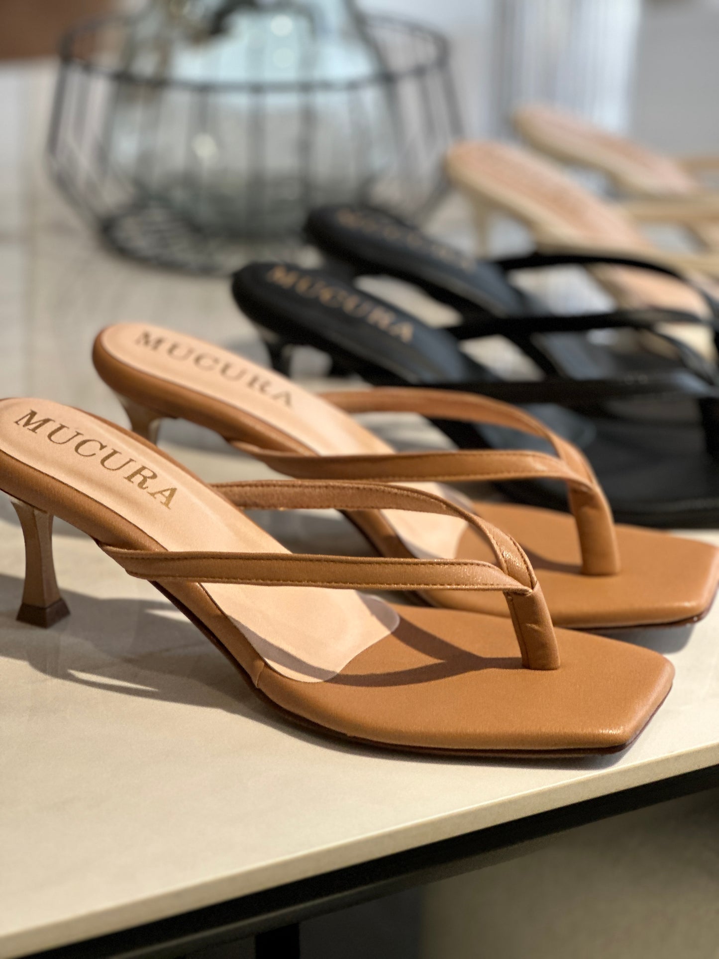 TACONES CAPRI EN AMARETTO
