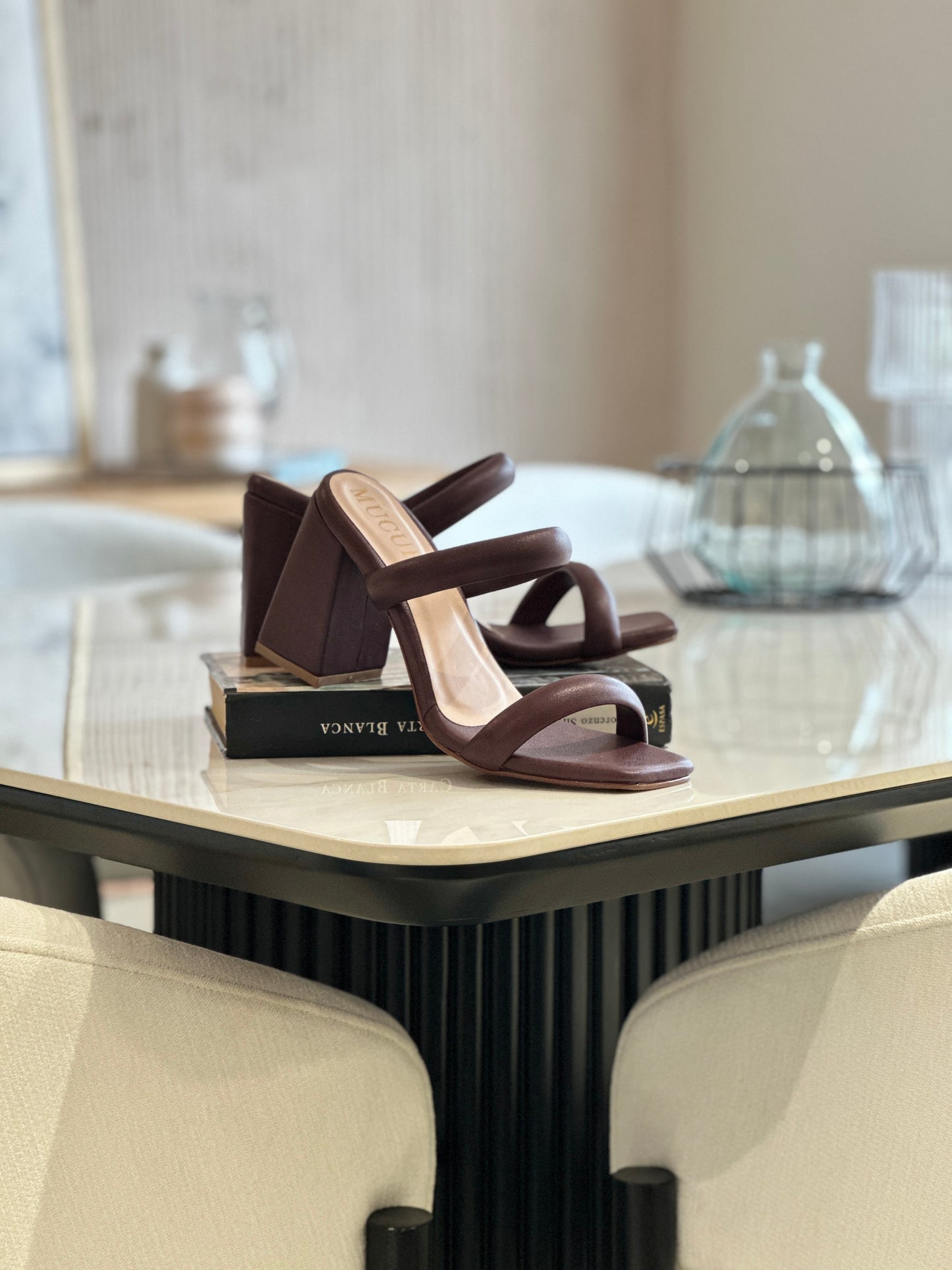 TACONES SANTORINI EN VINOTINTO
