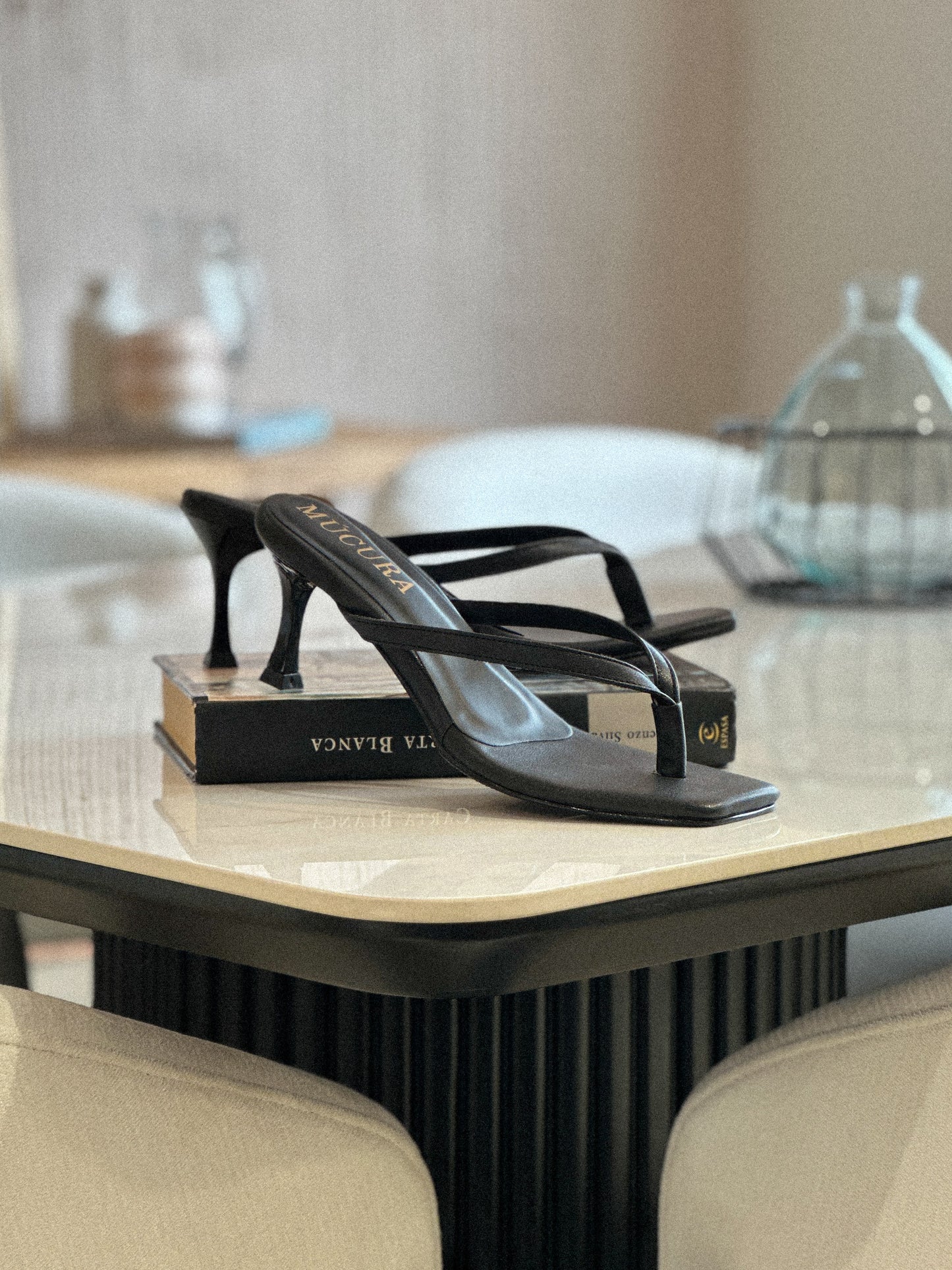 TACONES CAPRI EN NEGRO