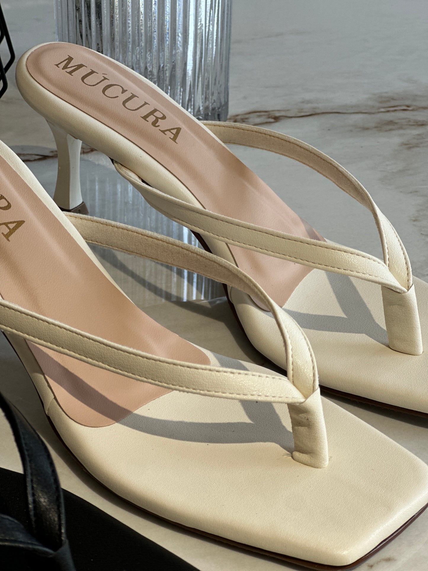TACONES CAPRI EN TALCO