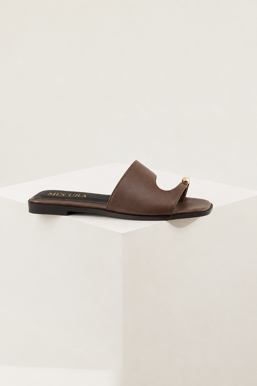 MONTE EN CHOCOLATE SANDALIA