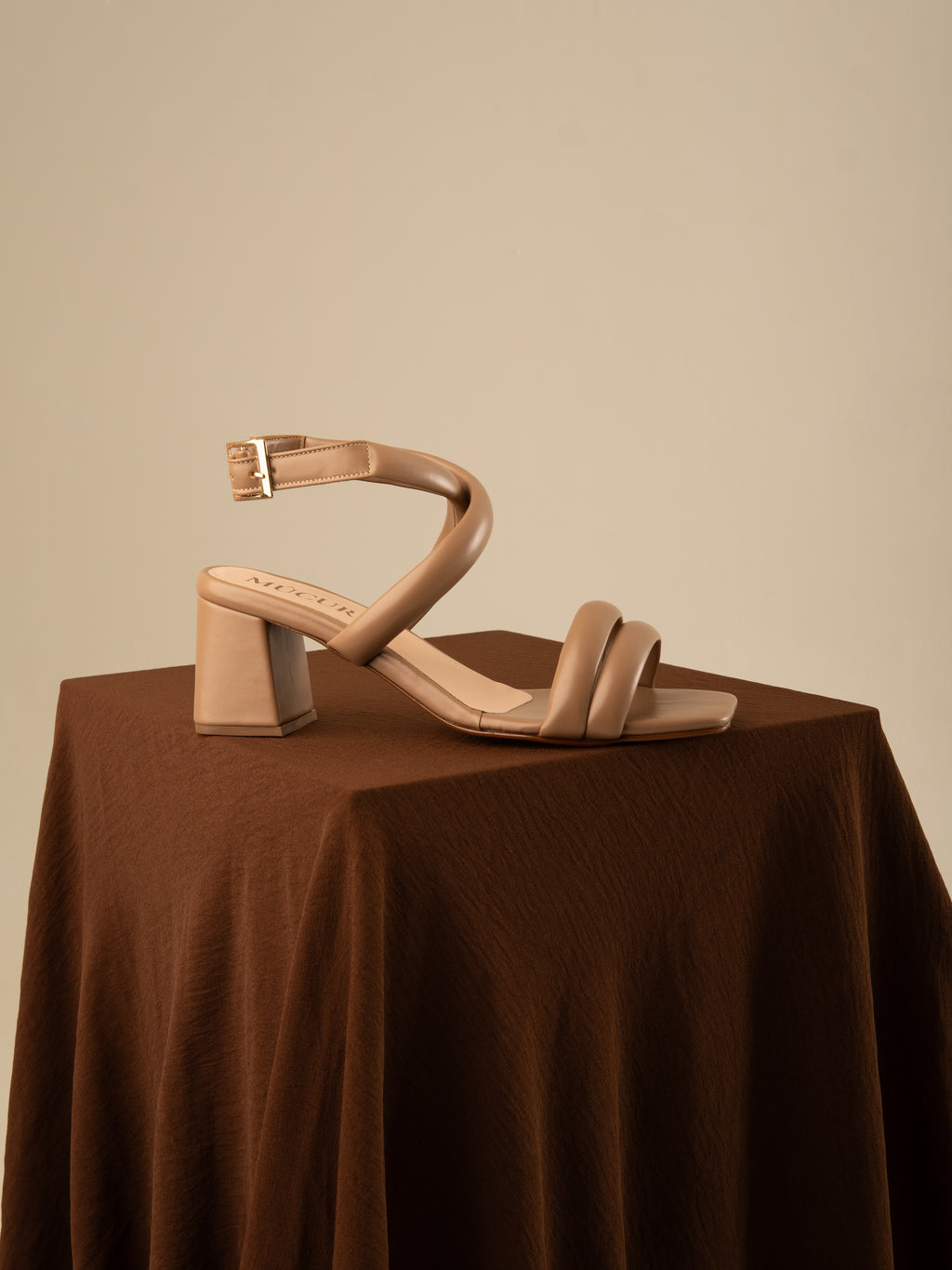 TYPICA EN TAUPE