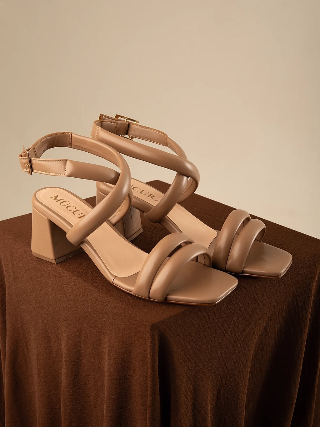 TYPICA EN TAUPE