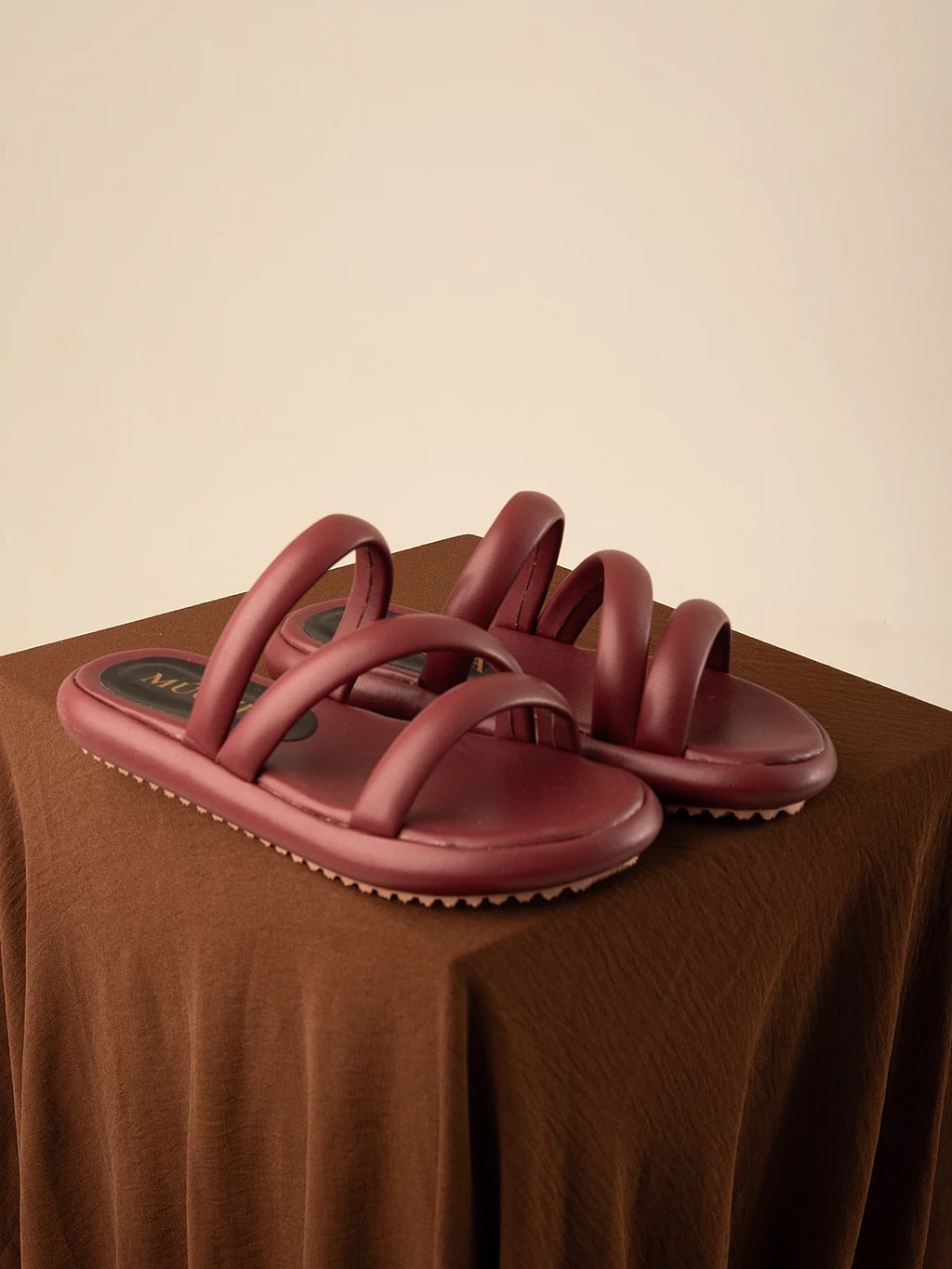 BOURBON EN BURGUNDY