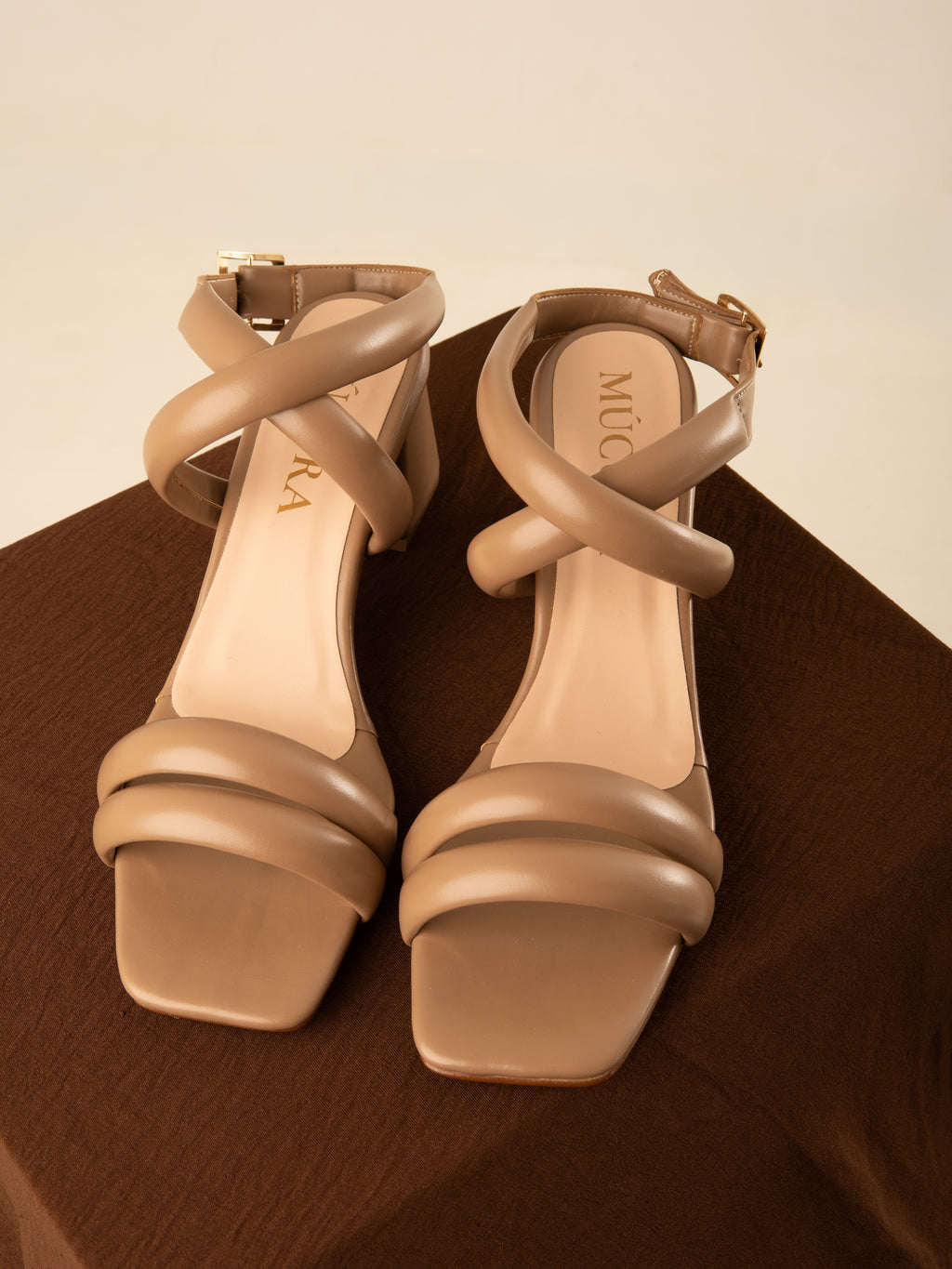 TYPICA EN TAUPE
