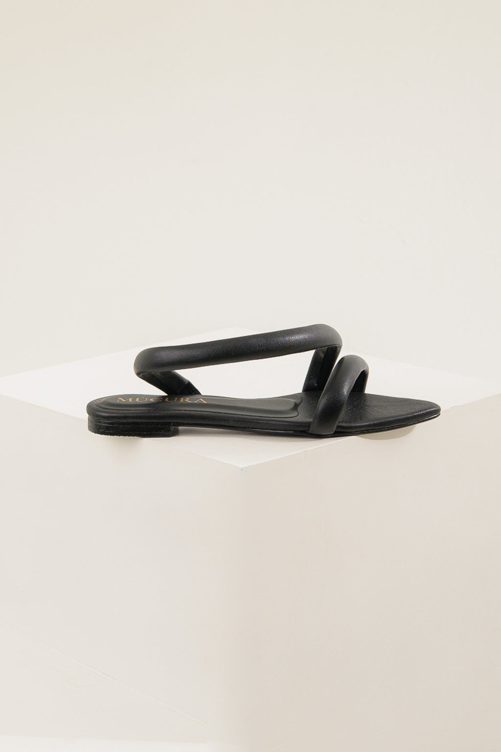 CAUCE EN NEGRO SANDALIA