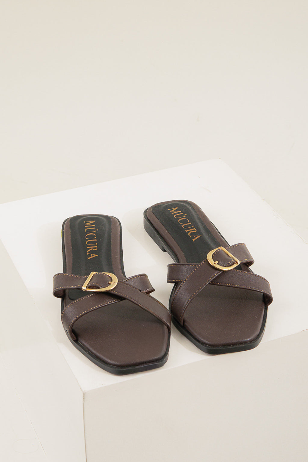 SABANA EN CHOCOLATE SANDALIA