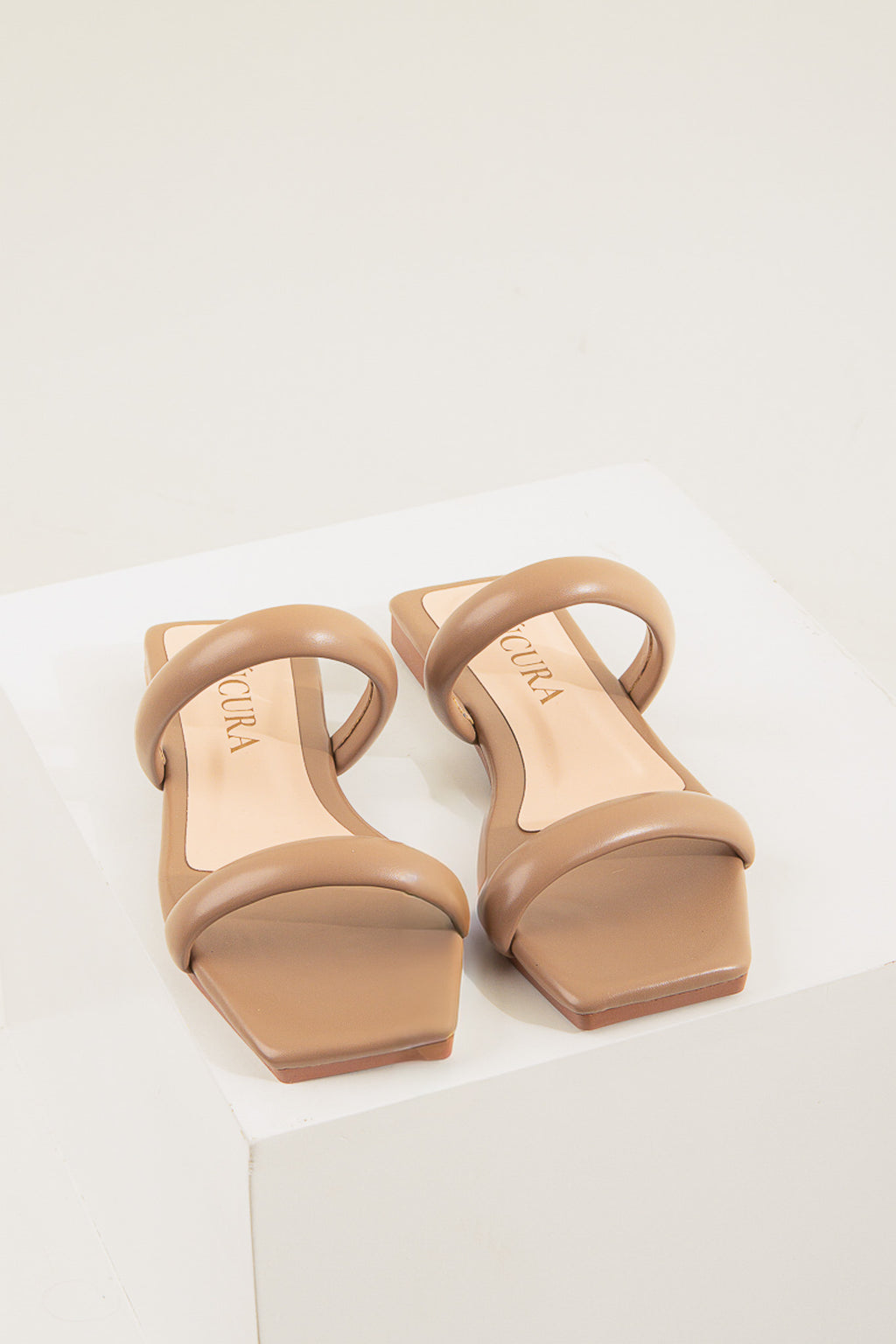 ALBA EN TAUPE SANDALIA