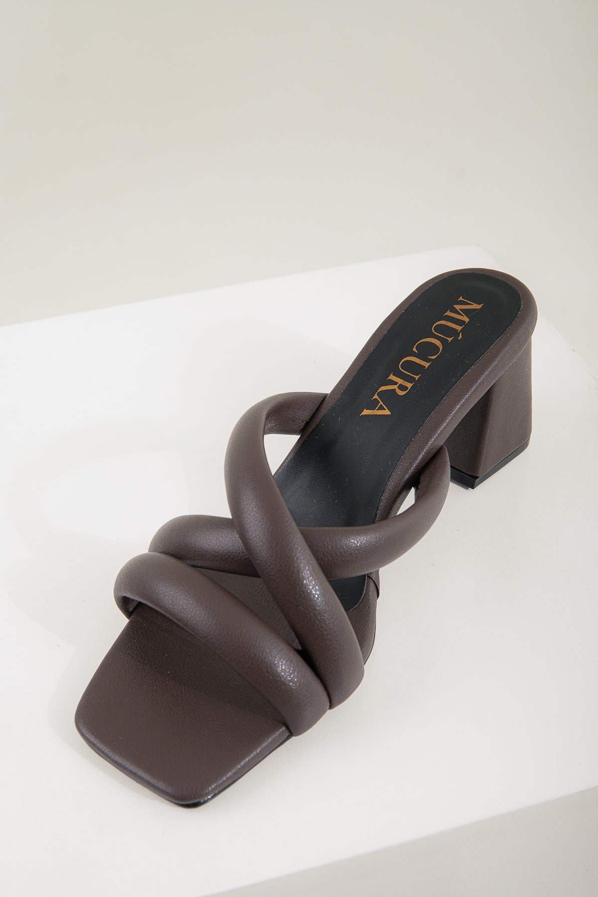 SENDA EN CHOCOLATE TACON