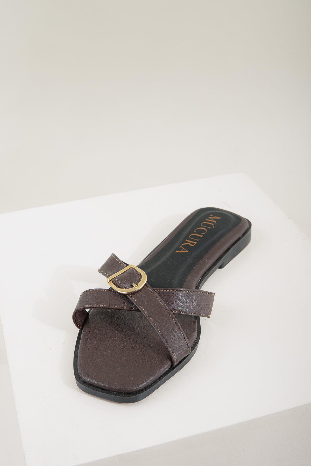 SABANA EN CHOCOLATE SANDALIA