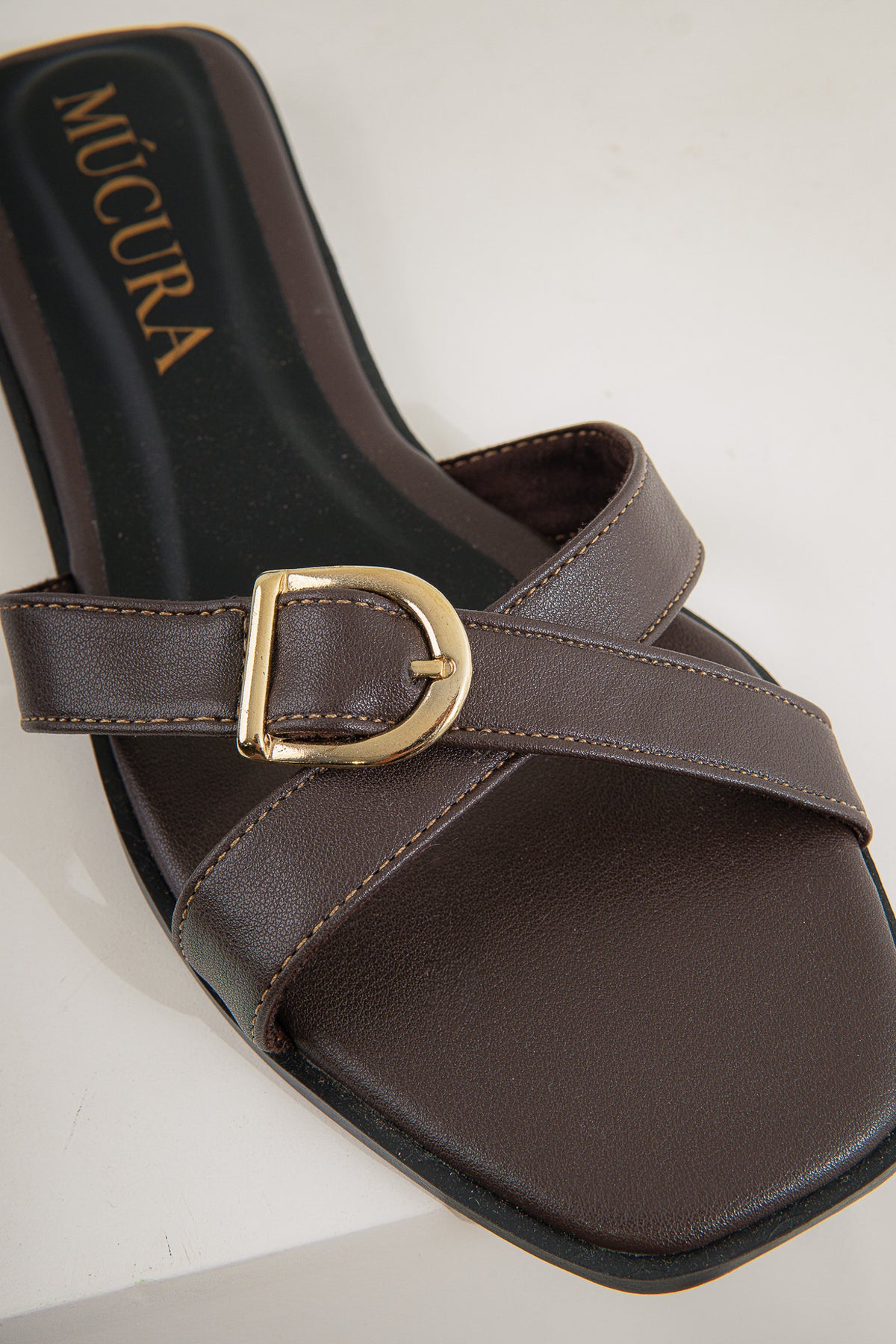 SABANA EN CHOCOLATE SANDALIA