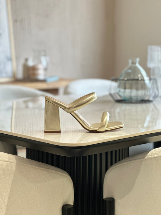 TACONES SANTORINI EN DORADO